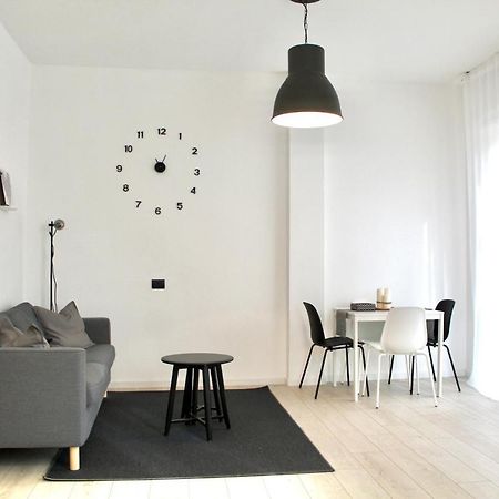 Ferienwohnung Design Moderno In Centro - Lainate- Rho Fiera Exterior foto